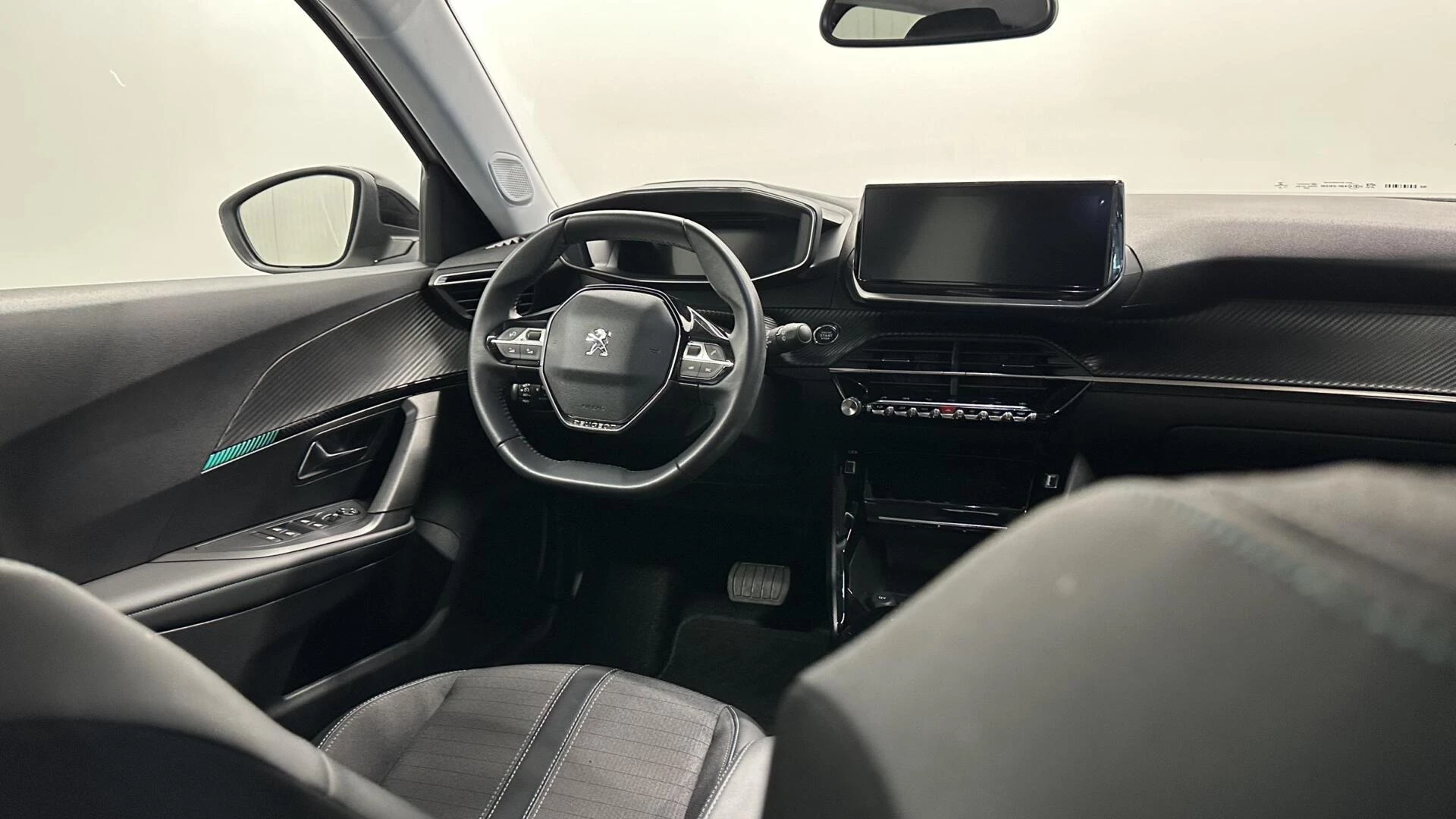 Hoofdafbeelding Peugeot e-2008