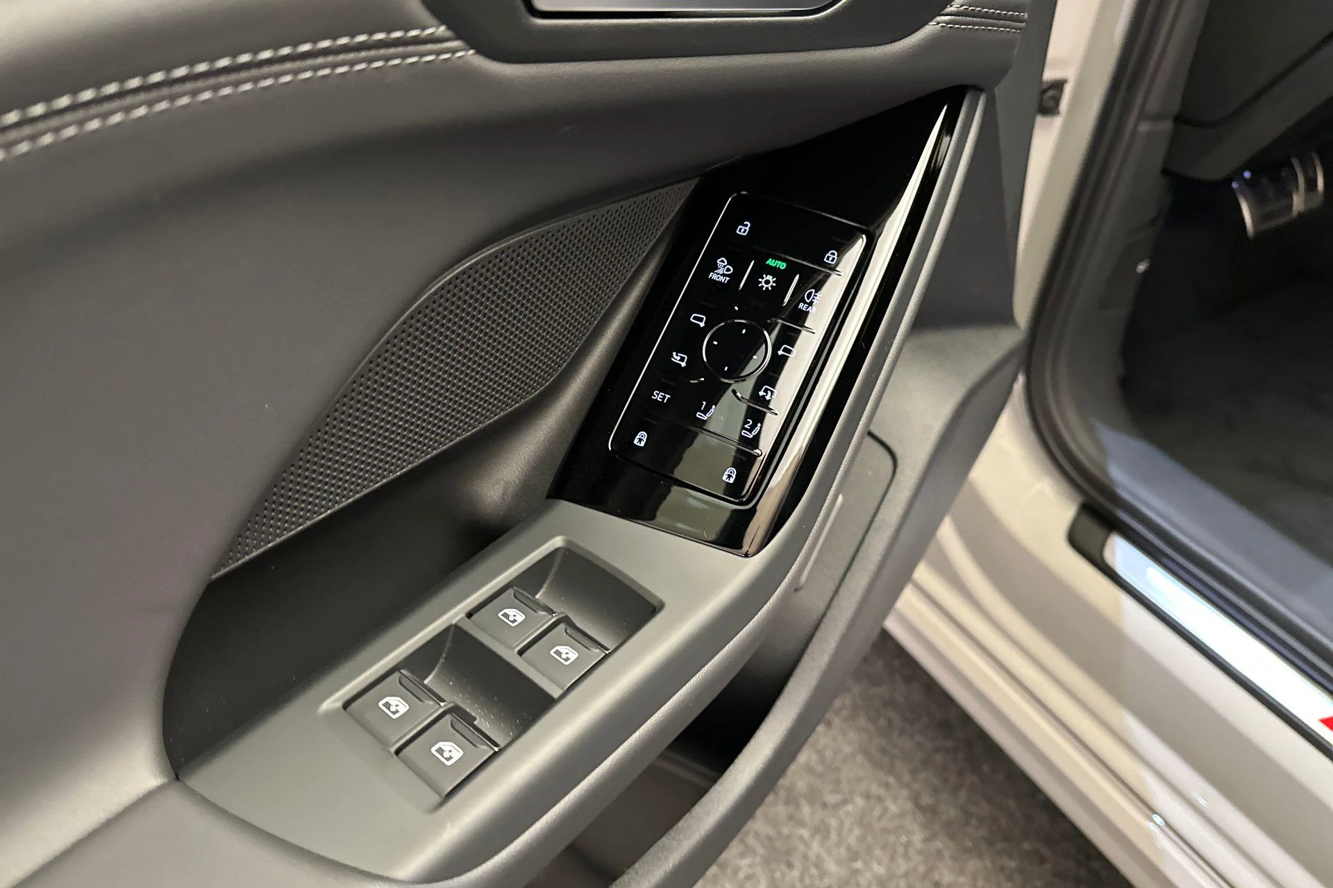 Hoofdafbeelding Audi A6 Avant e-tron