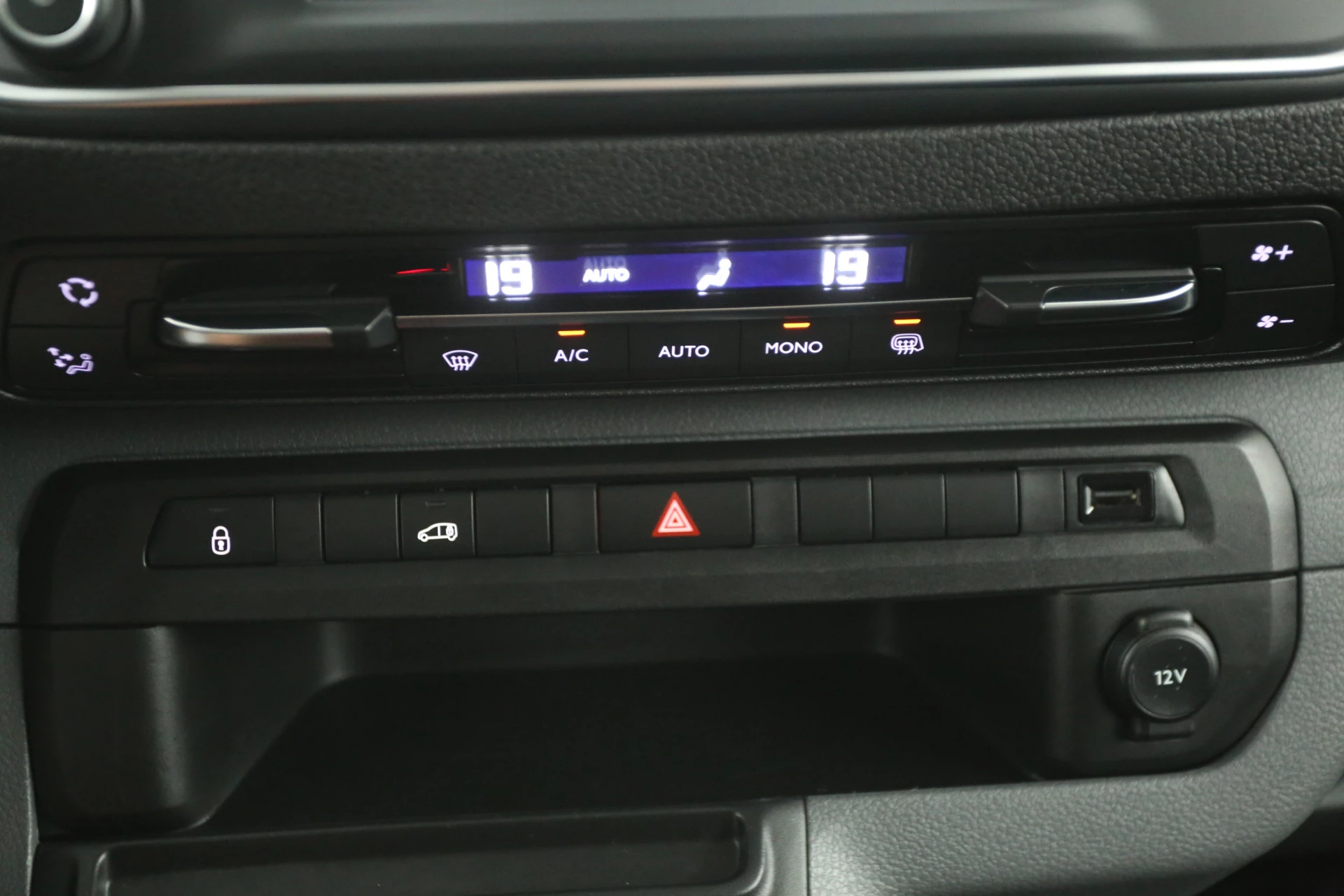 Hoofdafbeelding Peugeot e-Expert