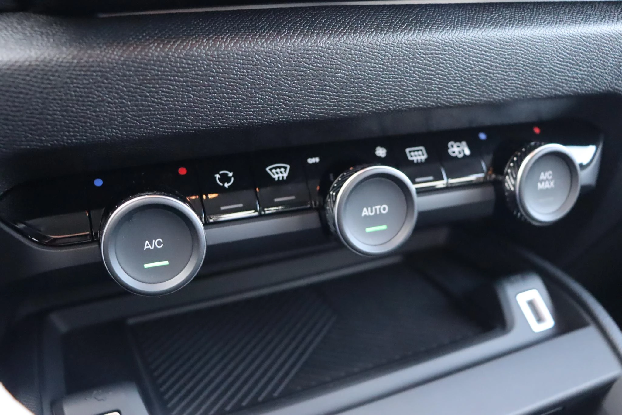 Hoofdafbeelding Citroën ë-C4