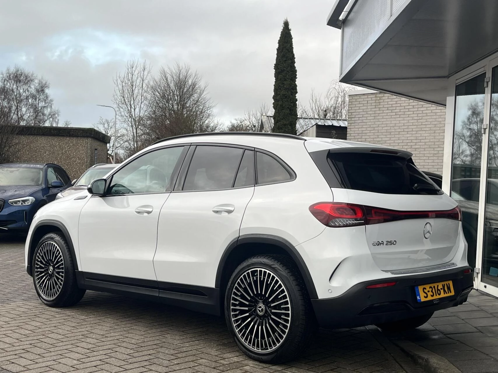 Hoofdafbeelding Mercedes-Benz EQA