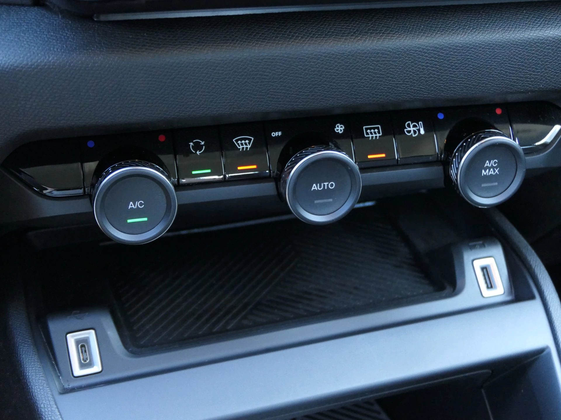 Hoofdafbeelding Citroën ë-C4