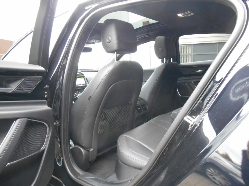 Hoofdafbeelding Jaguar XE