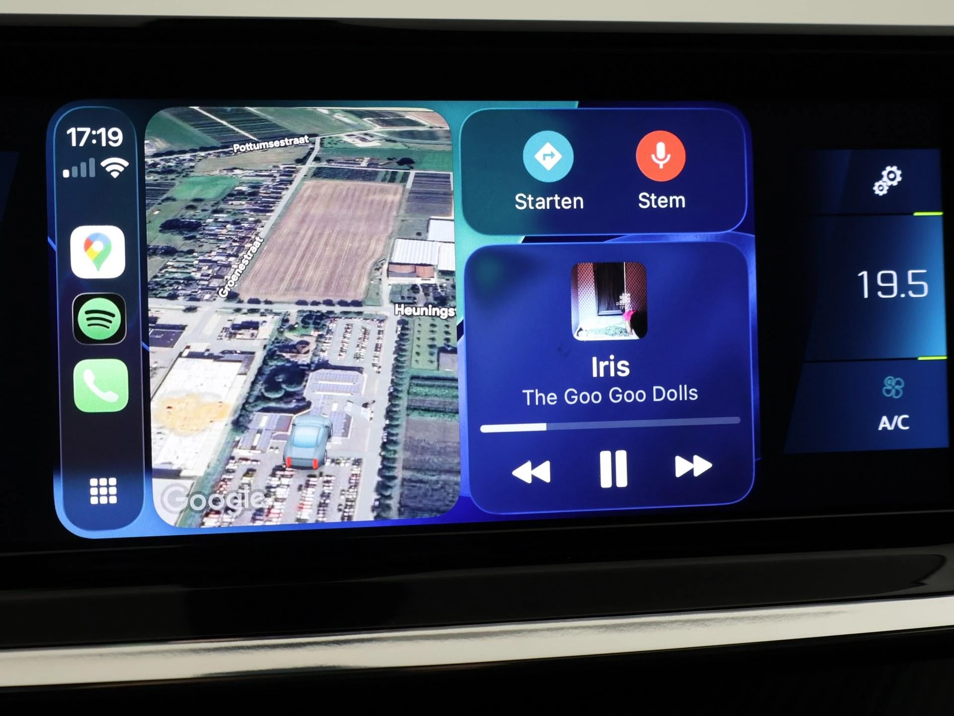 Hoofdafbeelding Peugeot e-2008