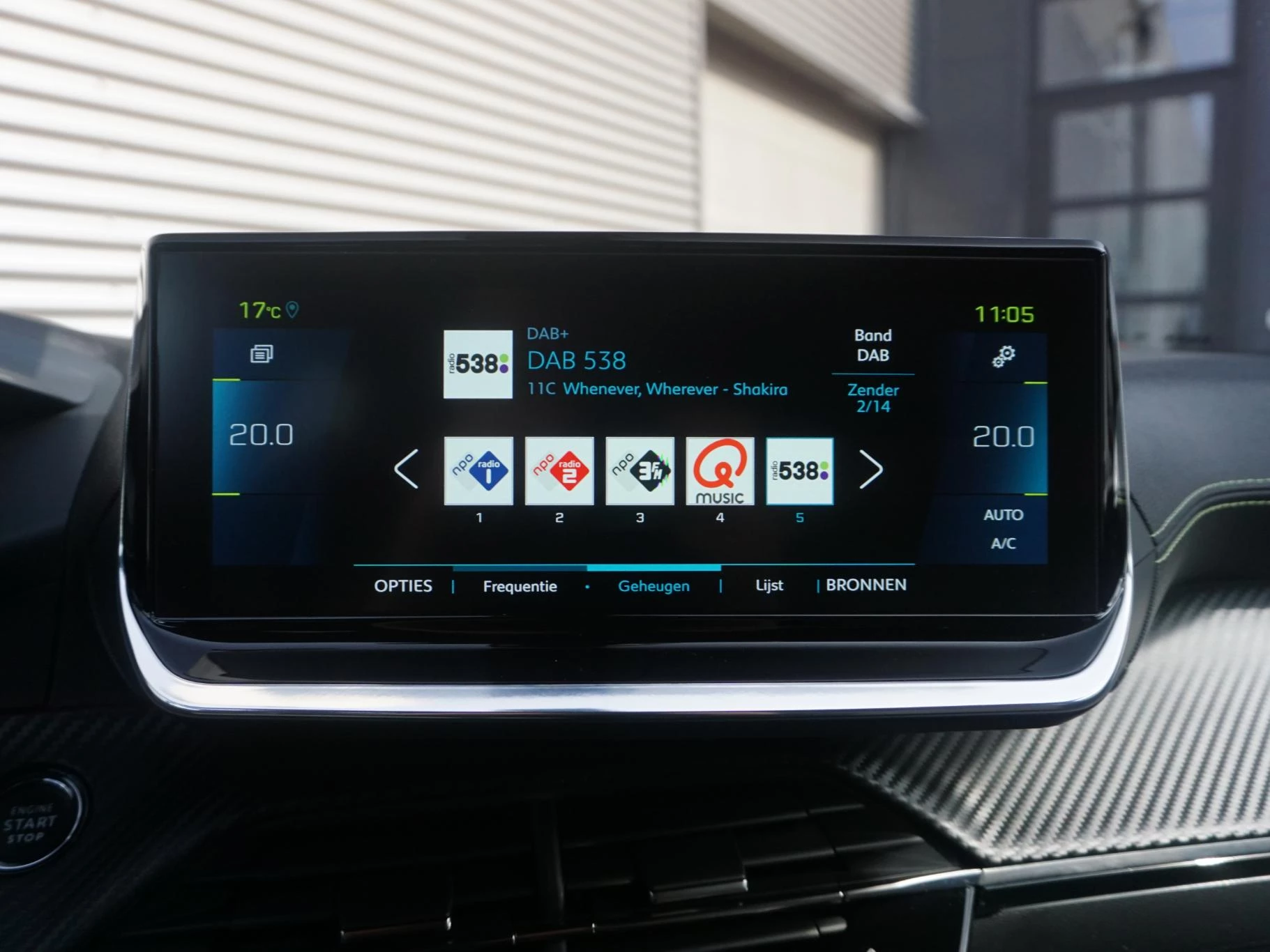 Hoofdafbeelding Peugeot e-2008