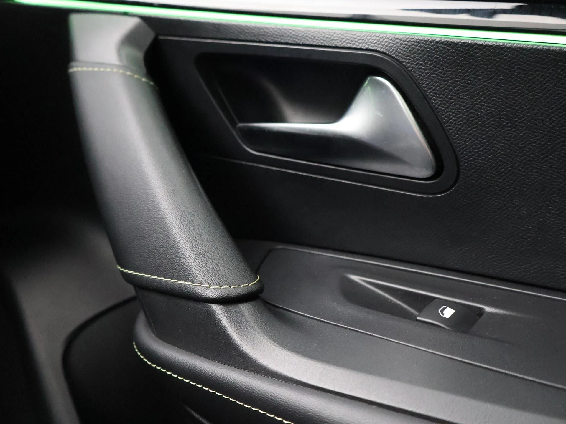 Hoofdafbeelding Peugeot e-2008