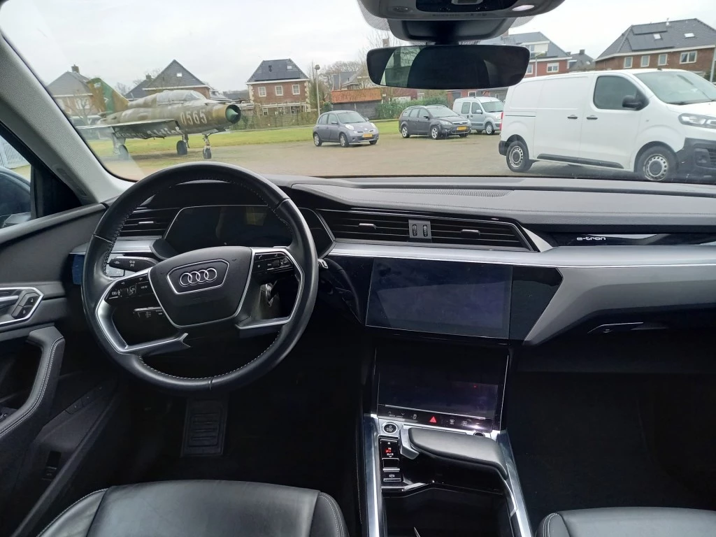 Hoofdafbeelding Audi e-tron