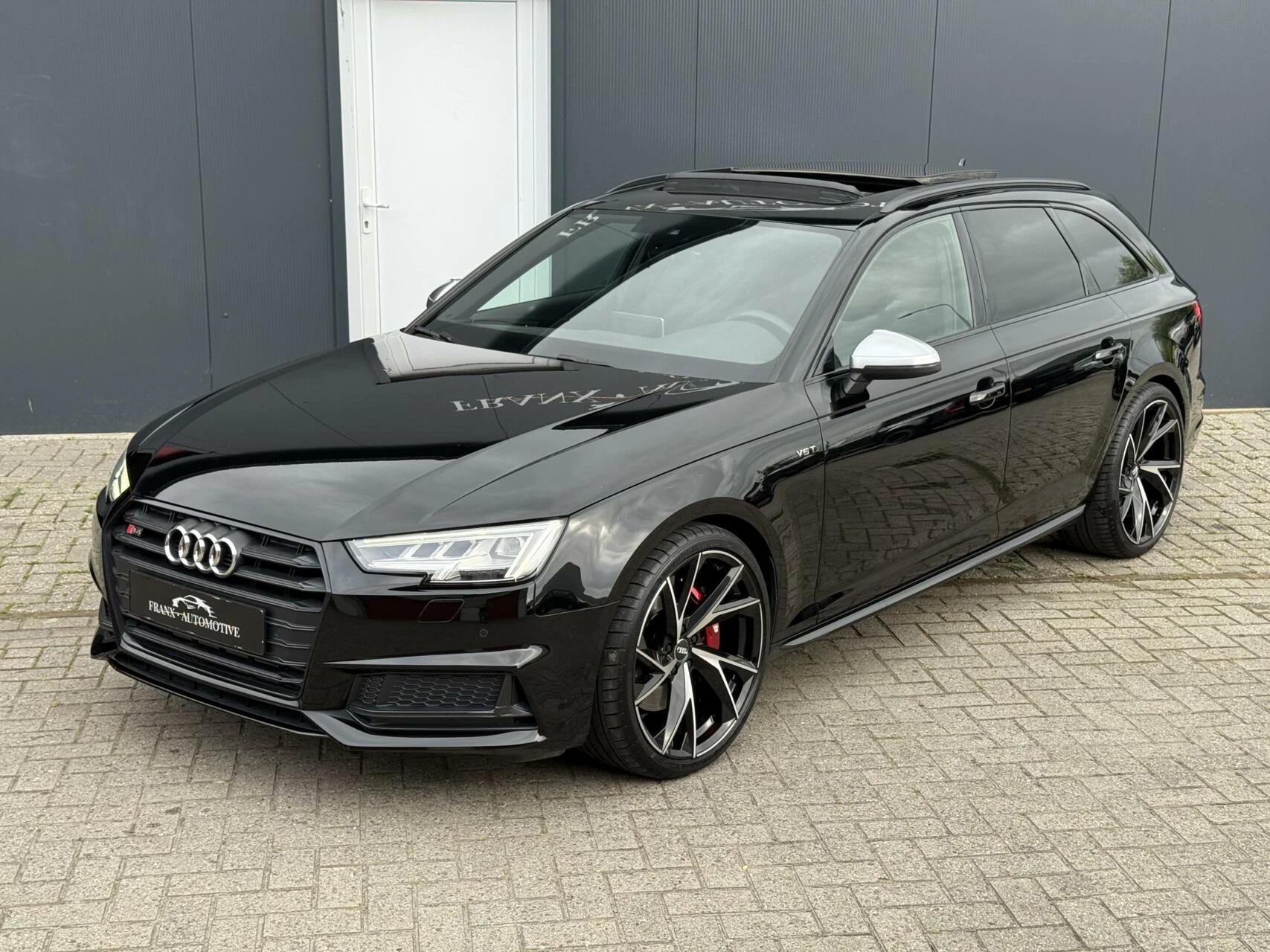 Hoofdafbeelding Audi S4