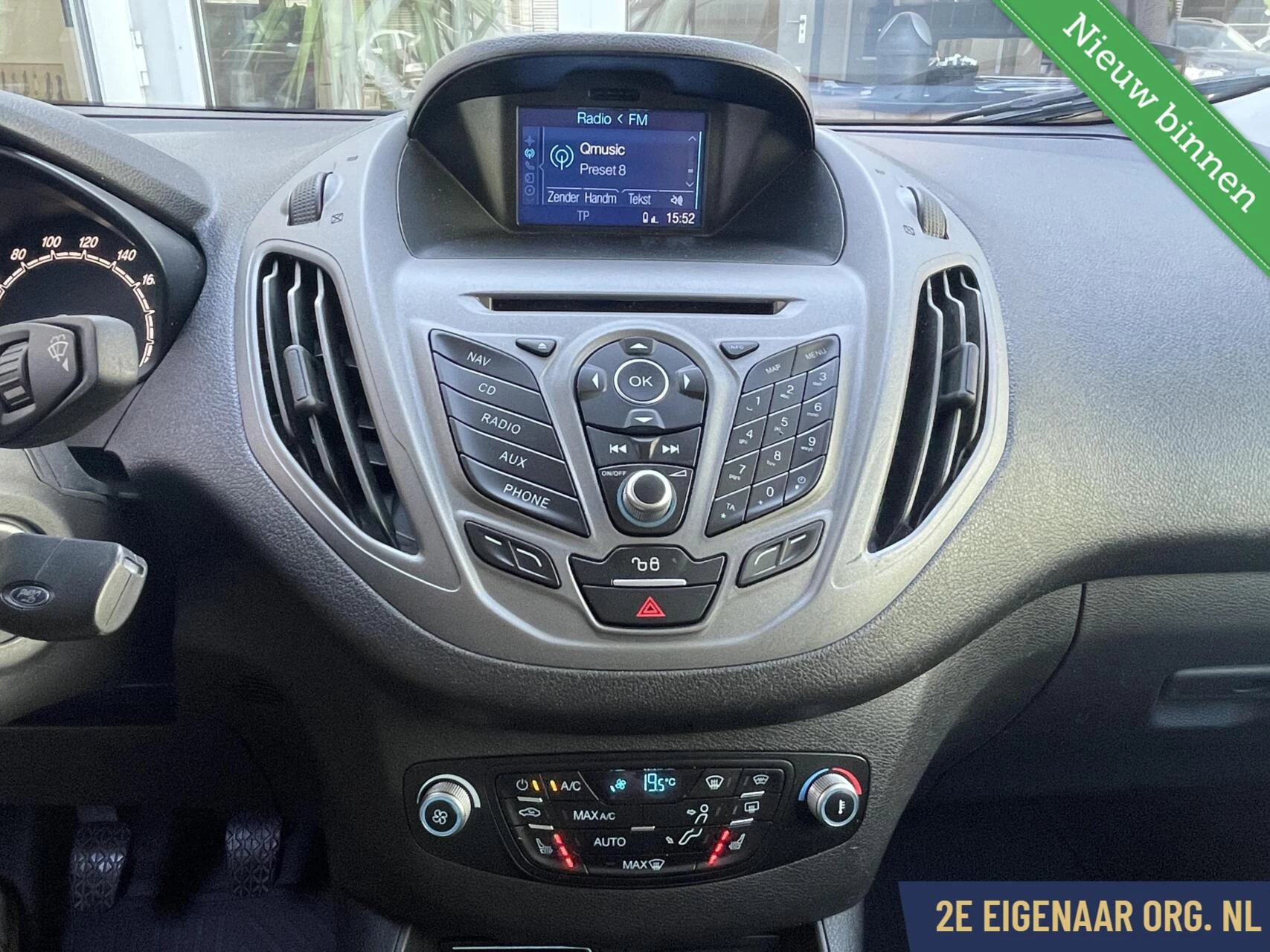 Hoofdafbeelding Ford Transit Courier