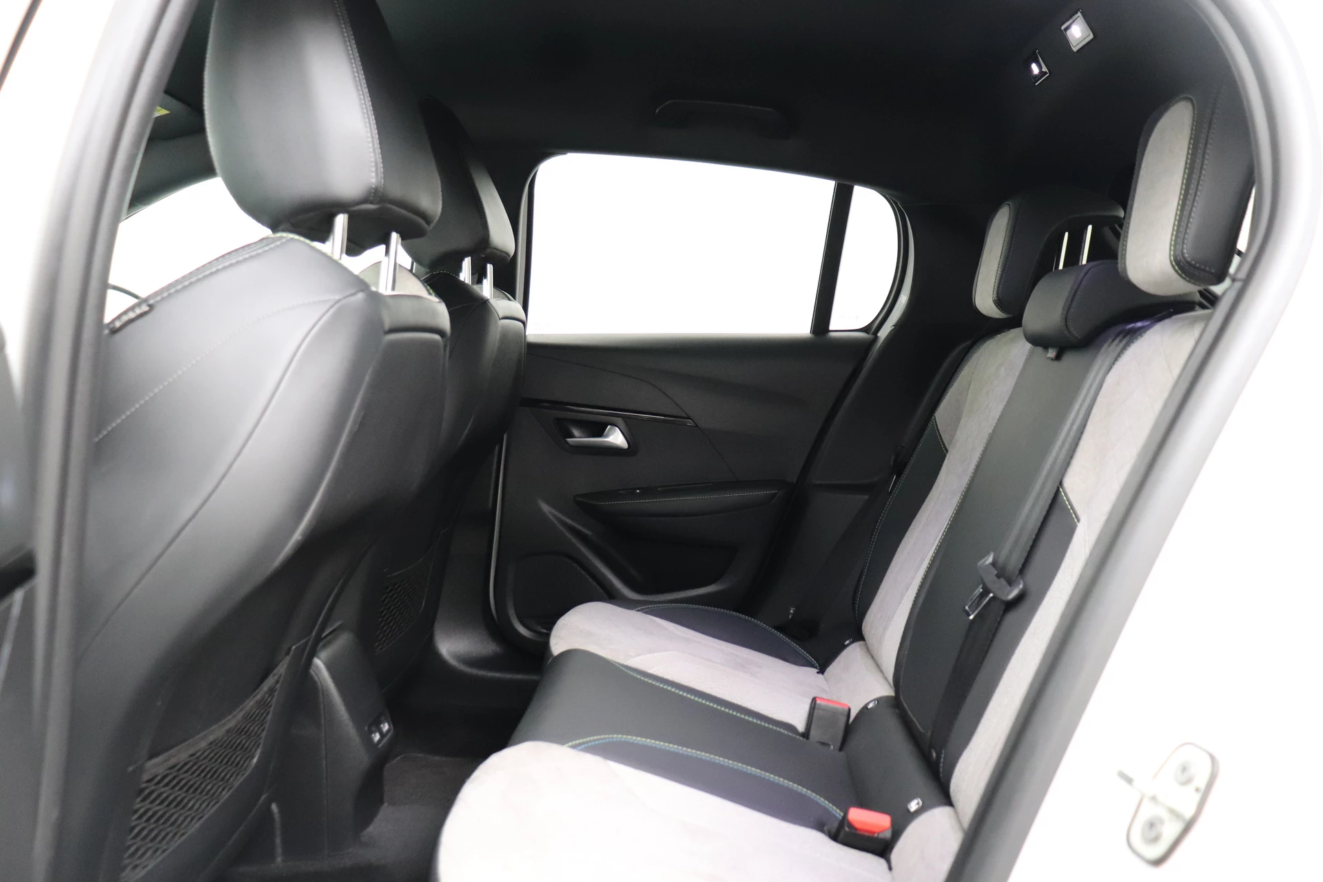 Hoofdafbeelding Peugeot e-208