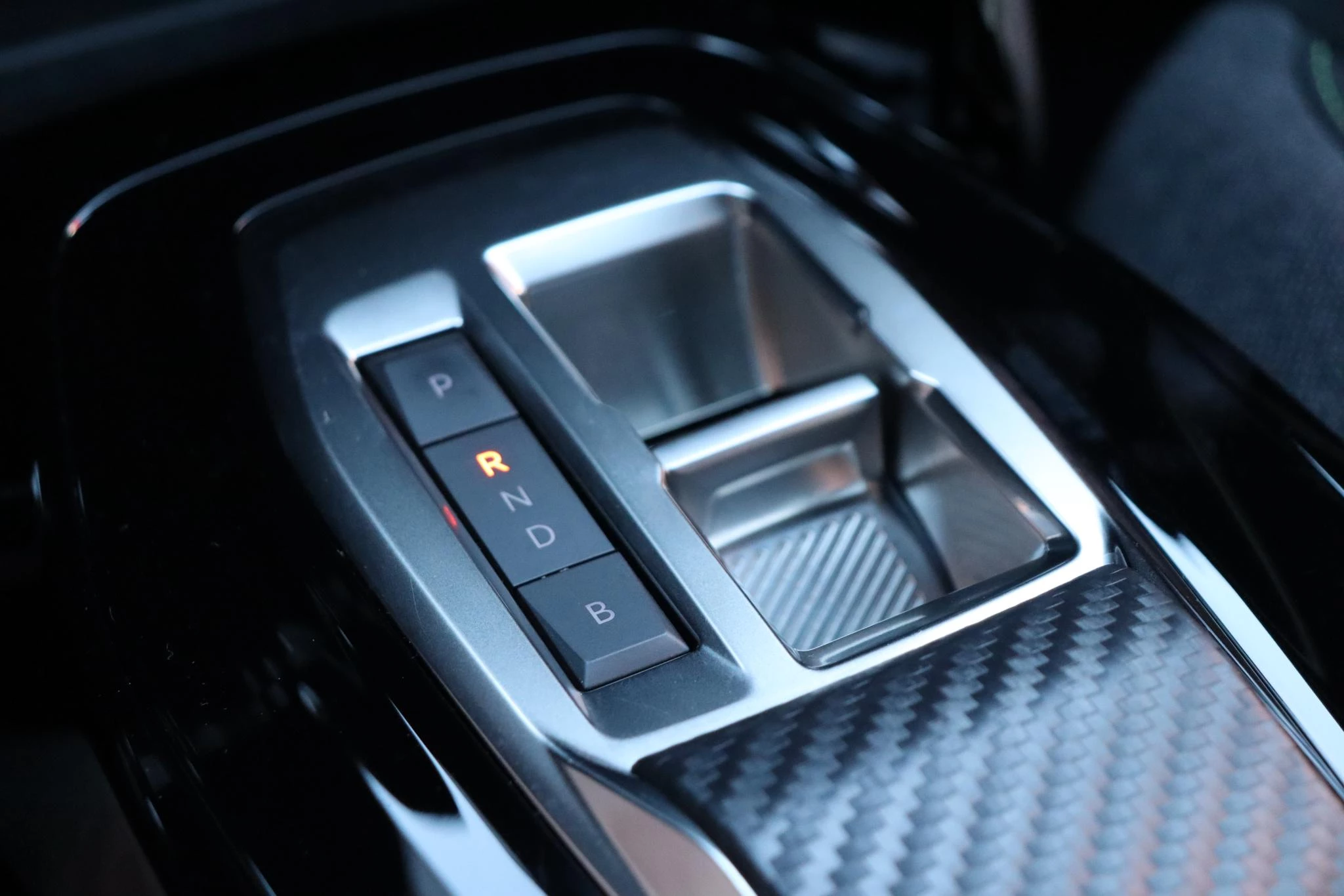 Hoofdafbeelding Peugeot e-2008