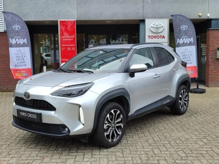 Hoofdafbeelding Toyota Yaris Cross Toyota Yaris Cross Hybrid 115 DYNAMIC STOEL/STUURVERW KEYLESS 17'' LM-VELGEN CAMERA NAVI AD-CRUISE CLIMA APPLE/ANDROID