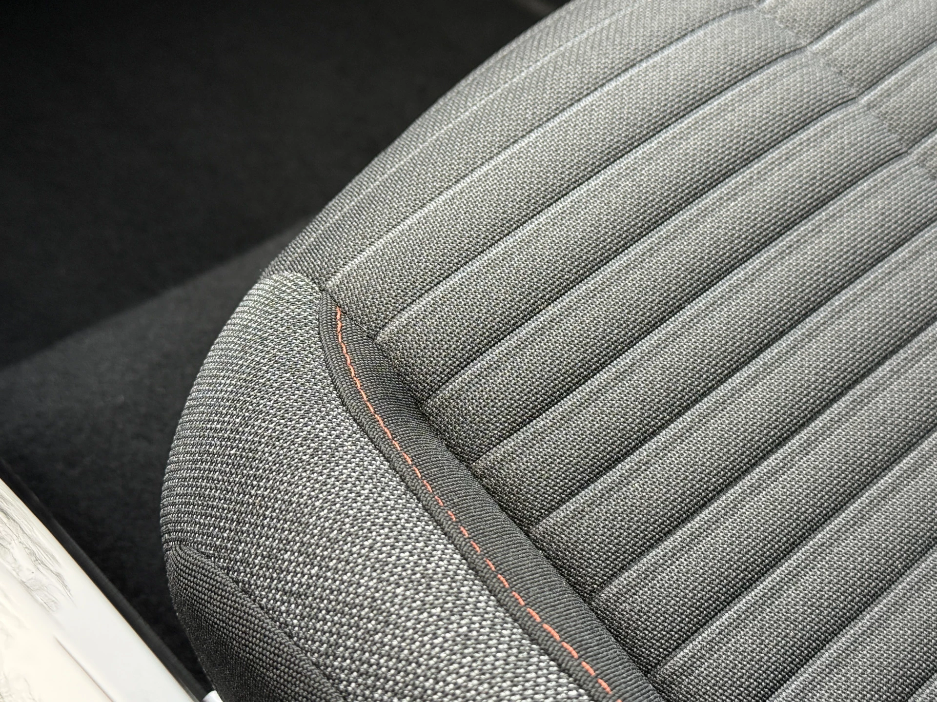 Hoofdafbeelding Peugeot e-2008