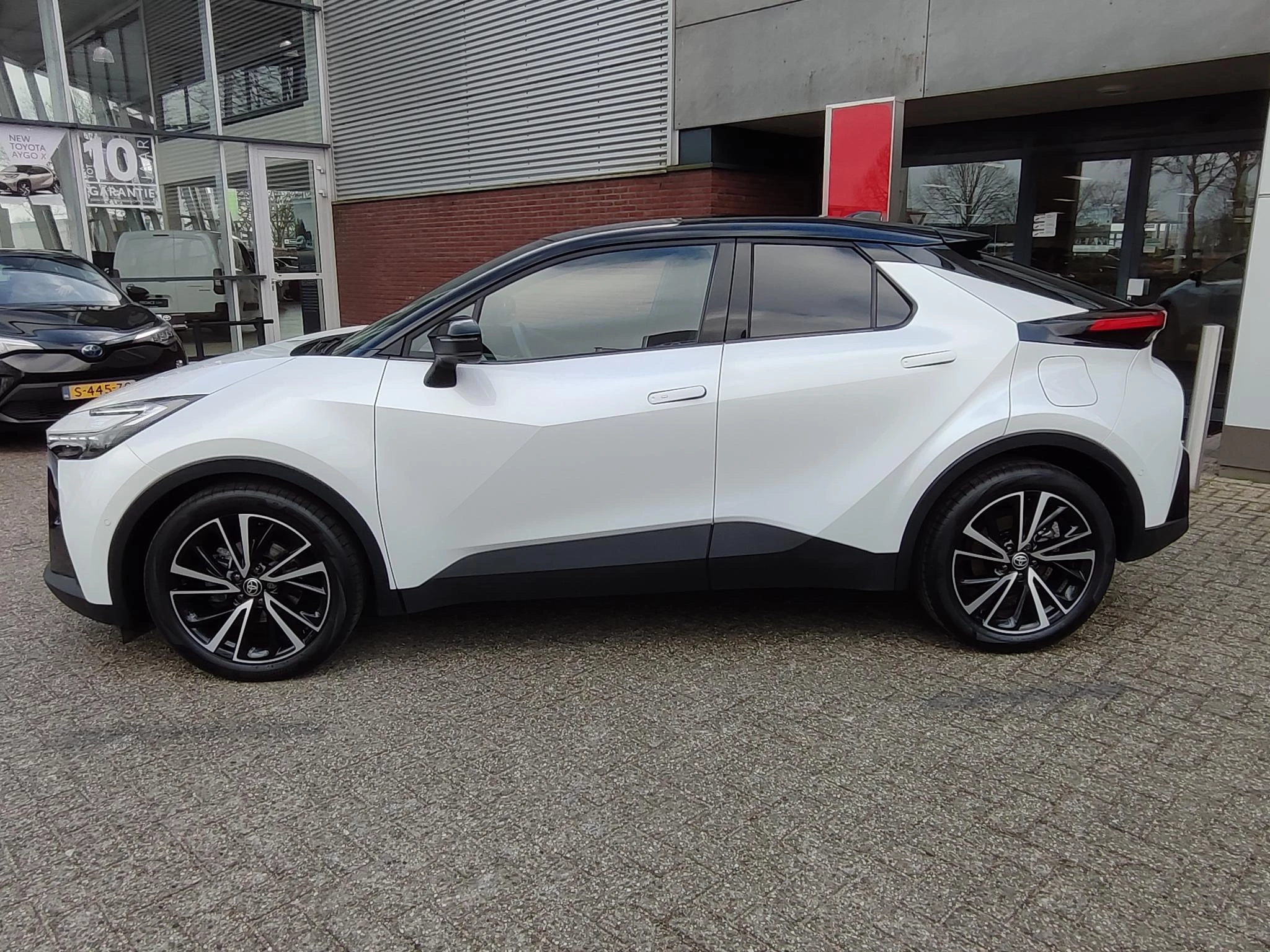 Hoofdafbeelding Toyota C-HR