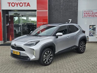 Hoofdafbeelding Toyota Yaris Cross Toyota Yaris Cross 1.5 HYBRID 130 DYNAMIC STOEL/STUURVERW. 17"LM-VELGEN PRIVACY-GLASS NAVI APPLE/ANDROID KEYLESS