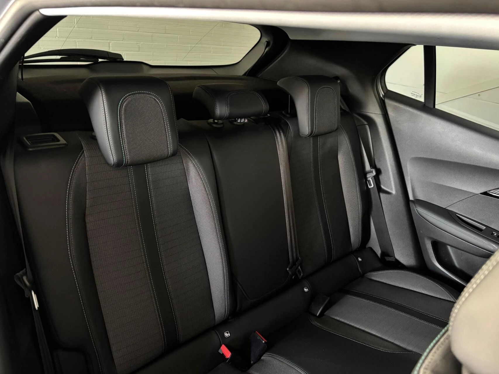 Hoofdafbeelding Peugeot e-2008