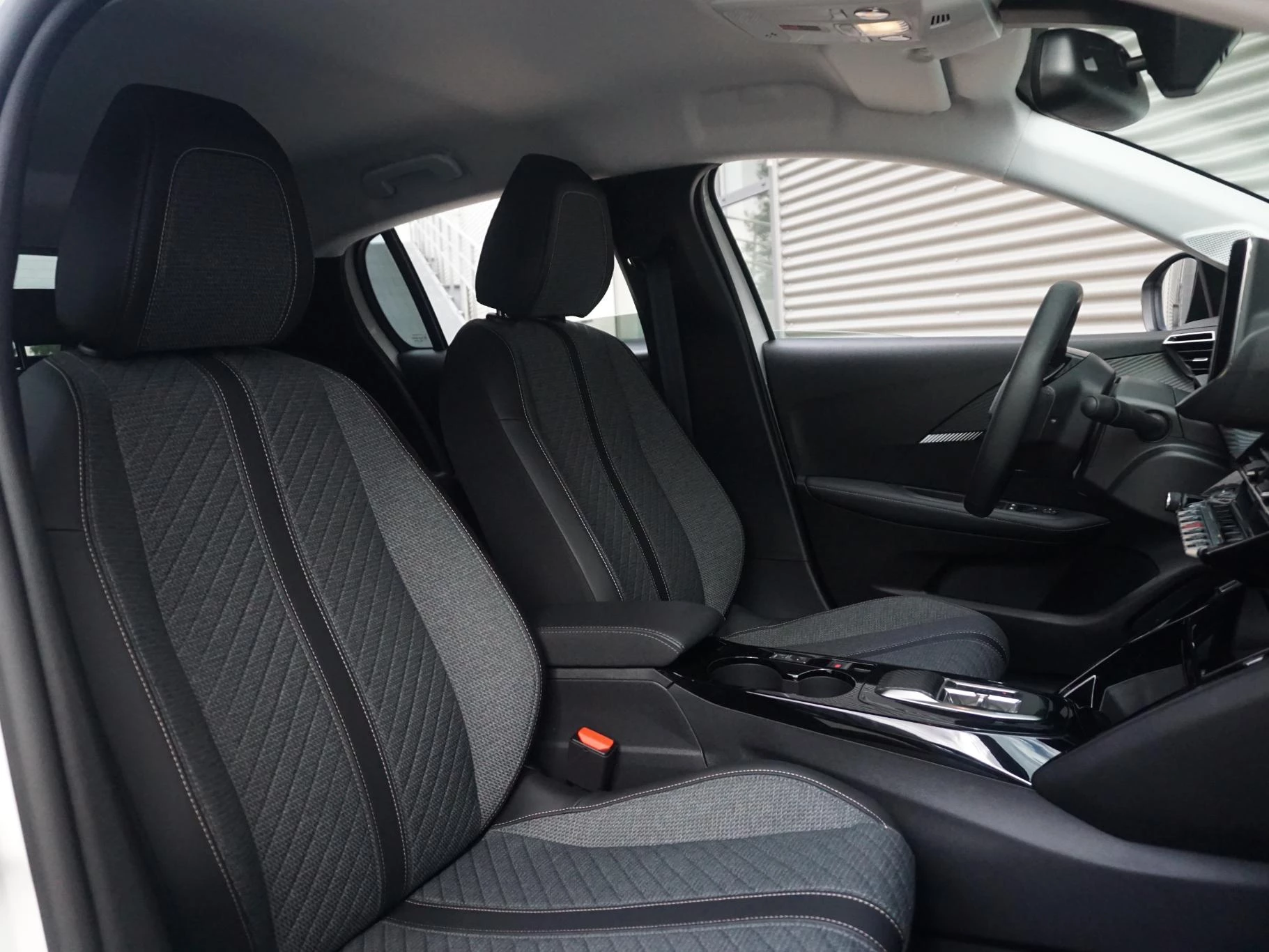 Hoofdafbeelding Peugeot e-208