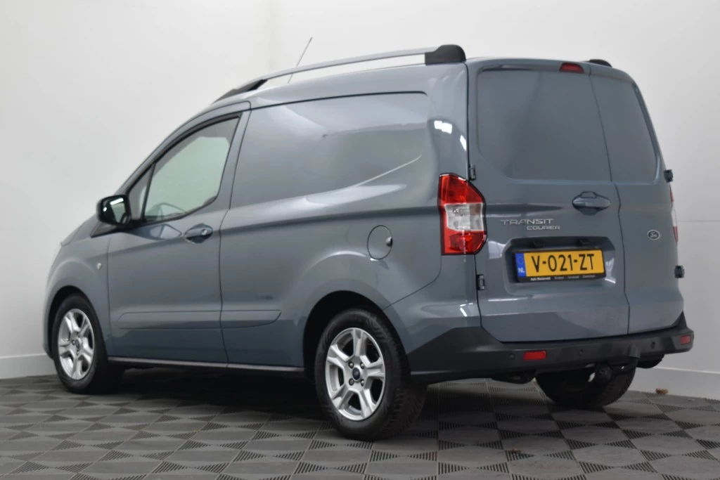 Hoofdafbeelding Ford Transit Courier