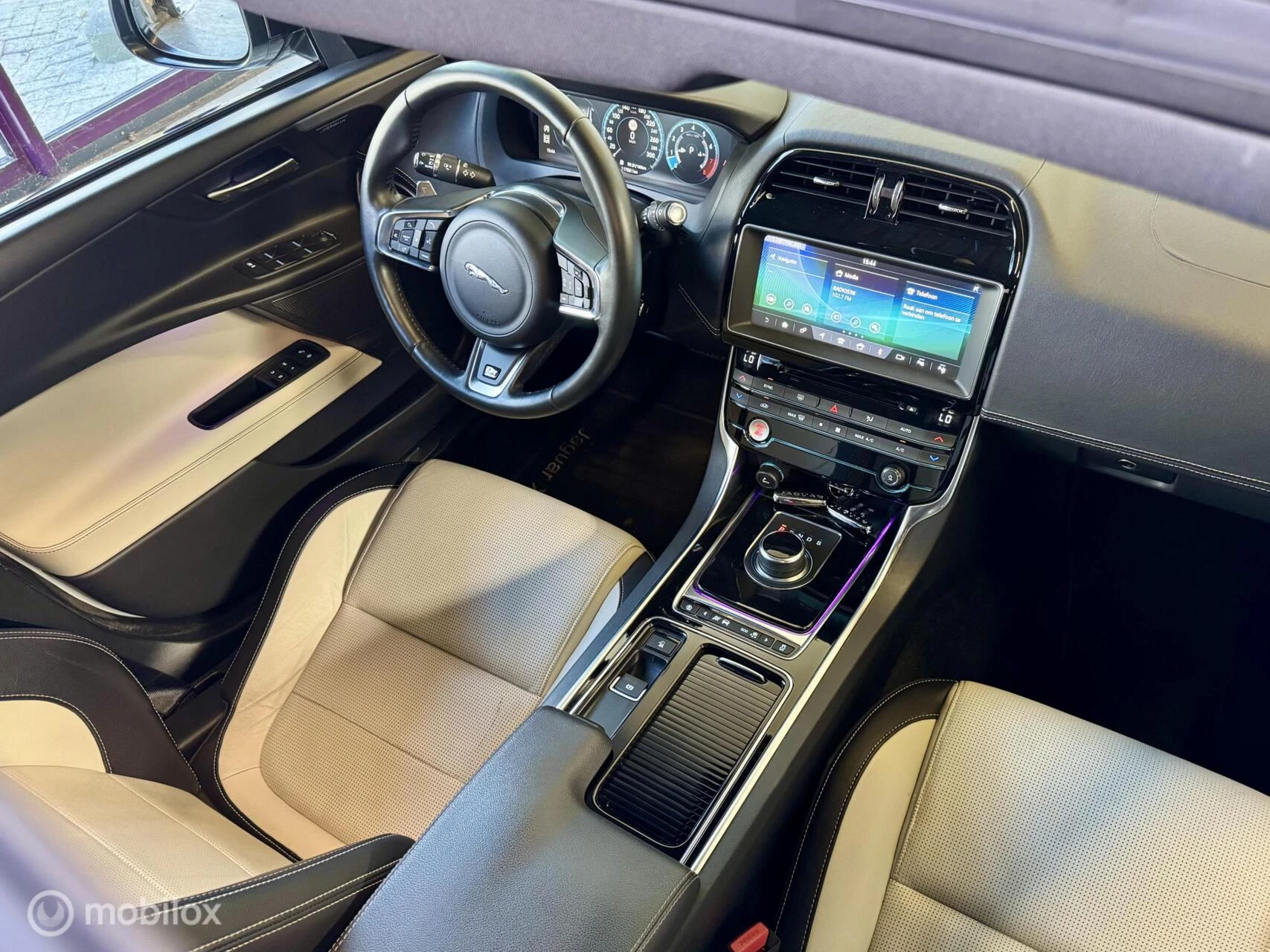 Hoofdafbeelding Jaguar XE