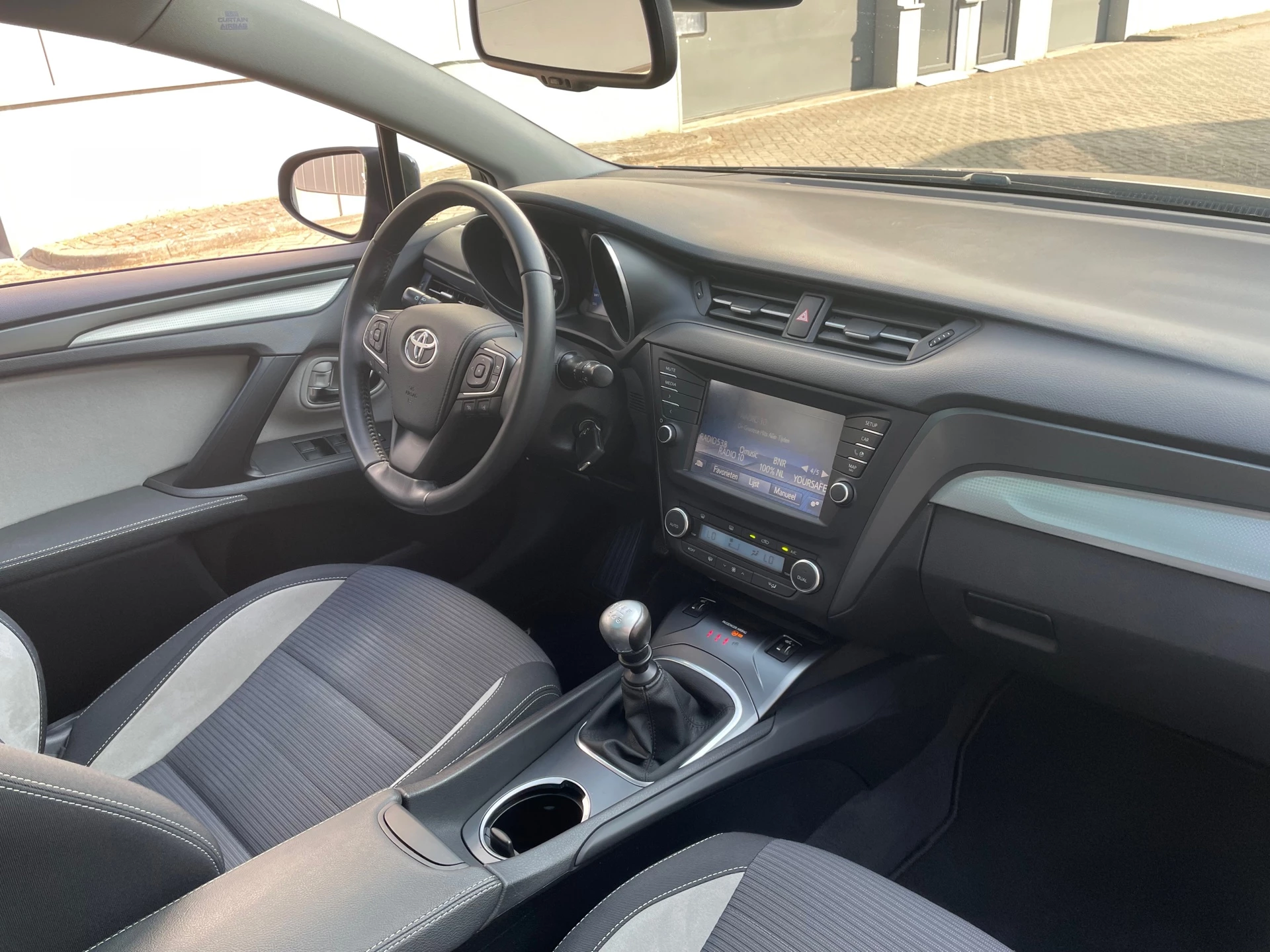 Hoofdafbeelding Toyota Avensis