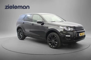 Hoofdafbeelding Land Rover Discovery Land Rover Discovery 2.0 TD4 Urban Series SE Automaat - Panorama, Trekhaak, Navi, Camera, Leer, Meridian