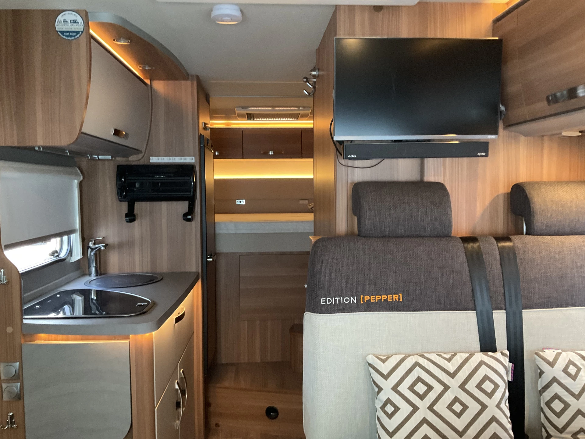 Hoofdafbeelding Weinsberg R57