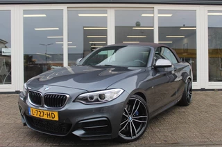 BMW 2 Serie Cabrio M235i xDrive Centennial High Executive, Automaat, Navigatie, Cruise Control, Stoelverwarming, Camera, Climate Control, Prijs Is Rijklaar Inclusief 12 Maanden Bovag Garantie.