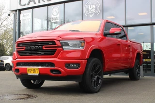 Hoofdafbeelding Dodge Ram Pick-Up Dodge Ram Pick-Up 5.7 Hemi V8 Crew Cab LARAMIE Night LPG Luchtvering