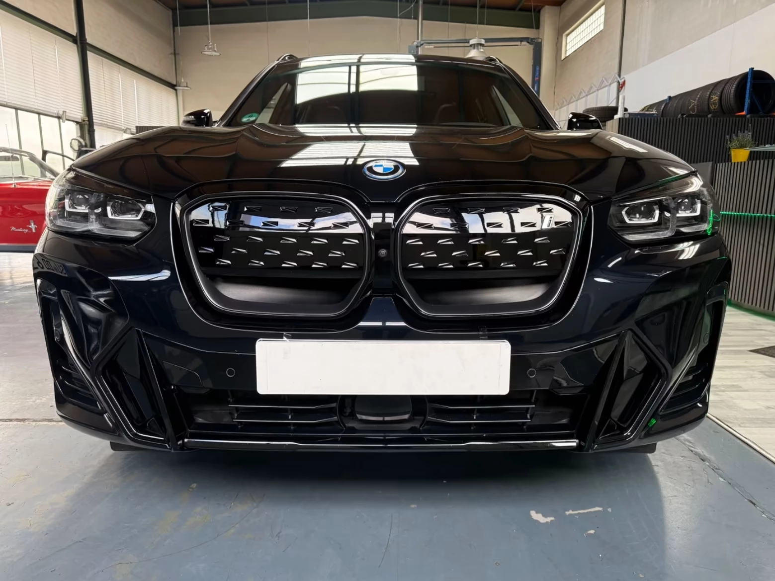 Hoofdafbeelding BMW iX3
