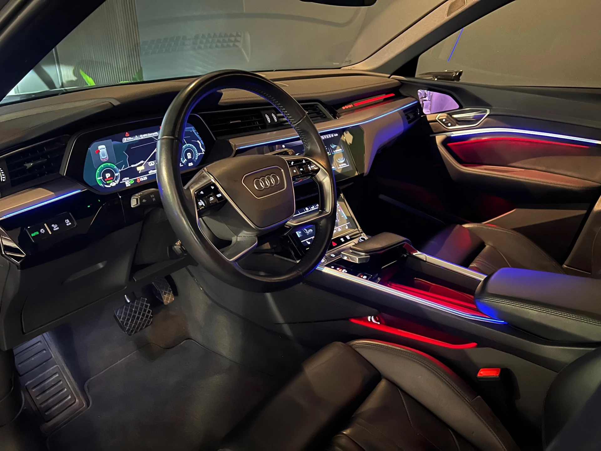 Hoofdafbeelding Audi e-tron