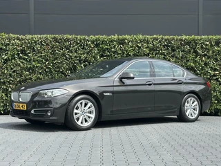 BMW 5-serie 528xi High Executive, NL AUTO, NAP, PANO, NAVI, CRUISE, ECC-AIRCO, HUD, DODEHOEK, COMFORT STOELEN, CAMERA, LICHTMETAAL 17"
