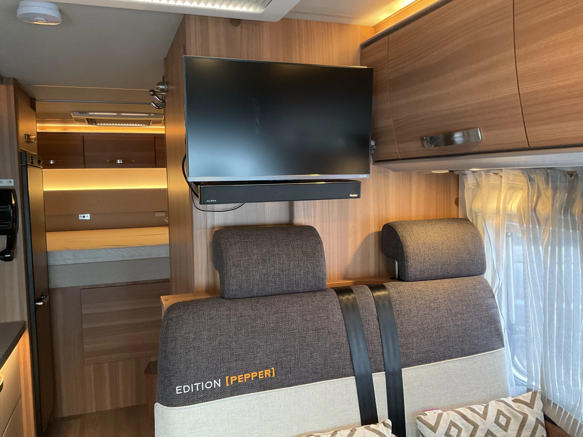 Hoofdafbeelding Weinsberg R57