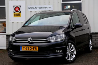 Volkswagen Touran 1.5 TSI Comfortline 7persoons Aut.*Perfect Onderh.*Elek. Trekhaak/ACC/Massage/IQ.Drive/Sfeer/Apple Carplay-Android/DAB/Stoelverw./Stuurverw./Camera/Parkeersens.V+A*