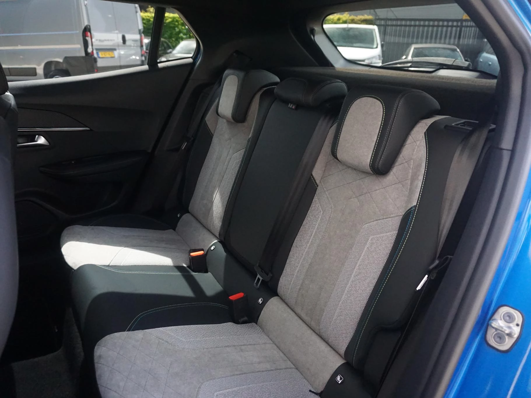 Hoofdafbeelding Peugeot e-2008