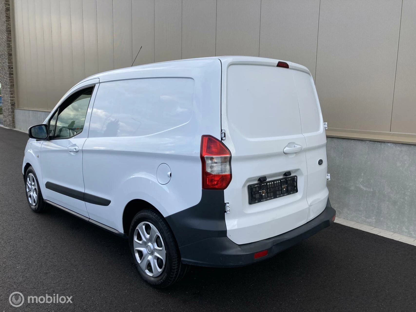 Hoofdafbeelding Ford Transit Courier