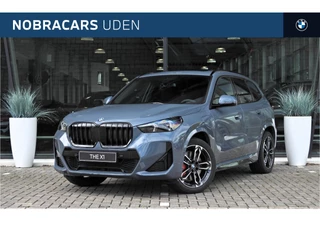 BMW X1 xDrive25e M Sport Automaat / Panoramadak / Trekhaak / Achteruitrijcamera / Sportstoelen / M Adaptief onderstel / Adaptieve LED / Comfort Access