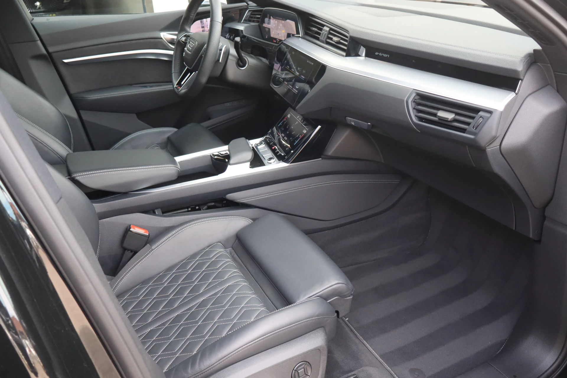 Hoofdafbeelding Audi Q8 Sportback e-tron
