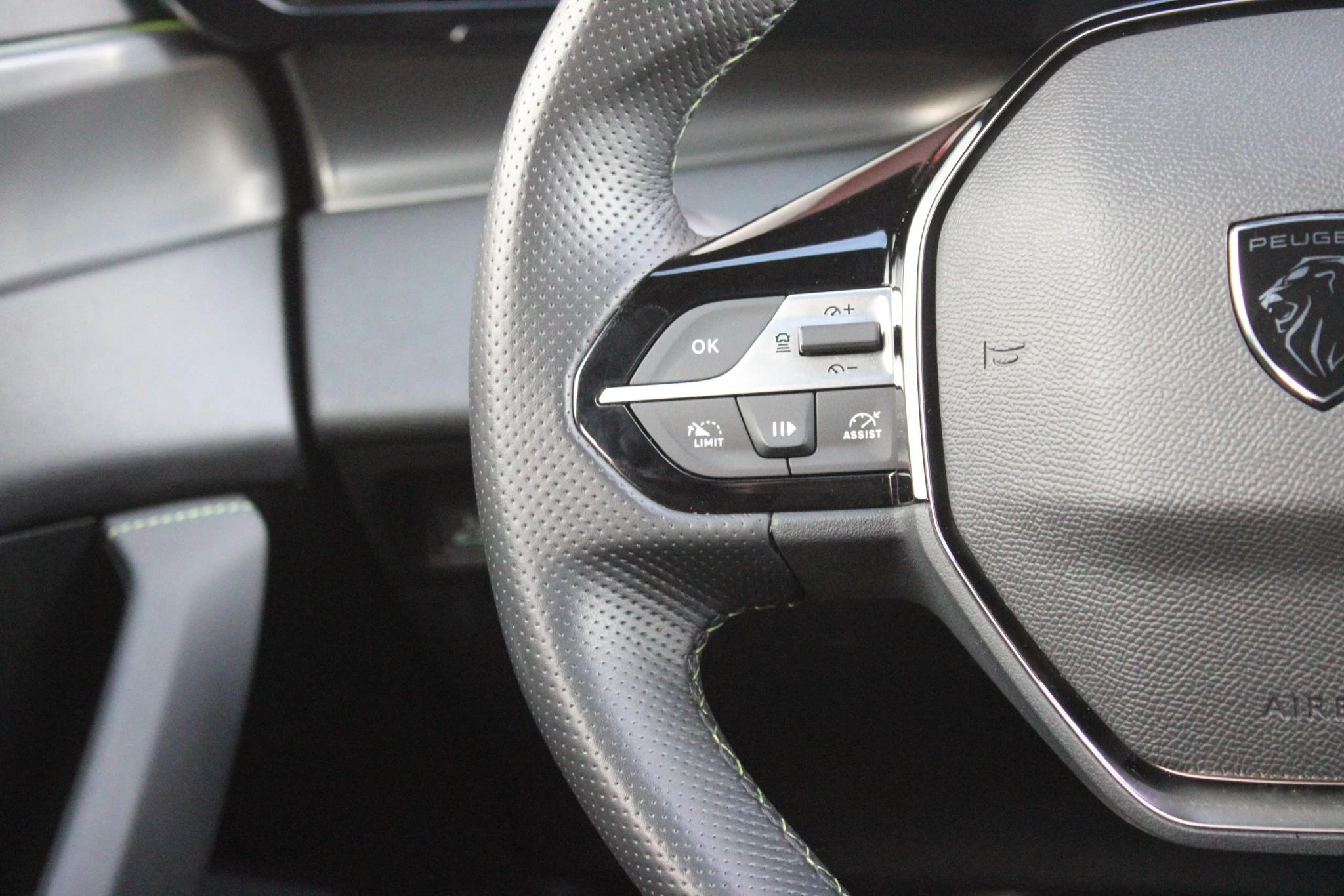 Hoofdafbeelding Peugeot 408