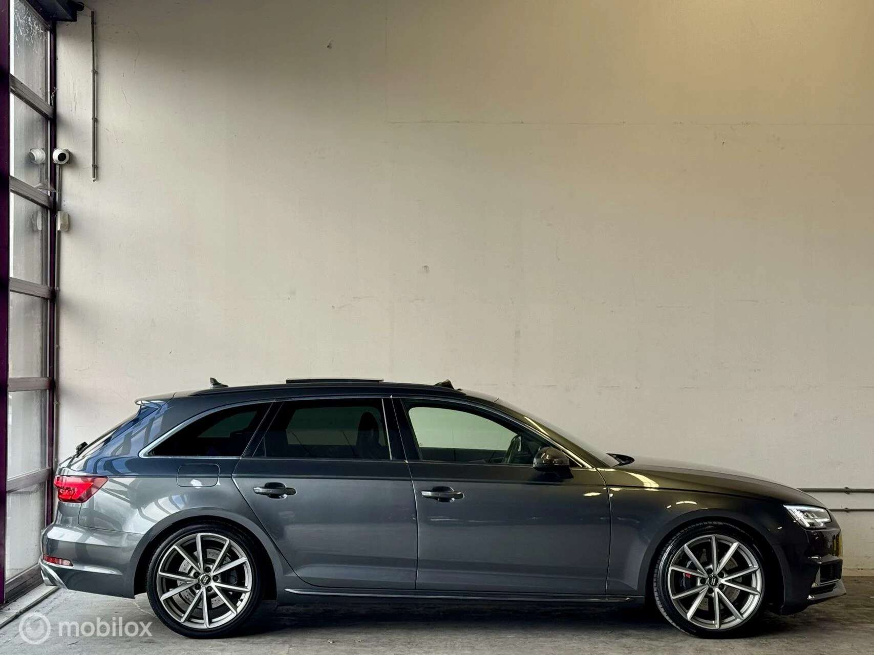 Hoofdafbeelding Audi S4