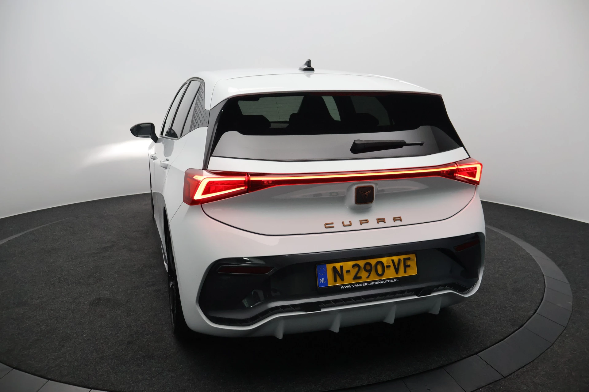 Hoofdafbeelding CUPRA Born