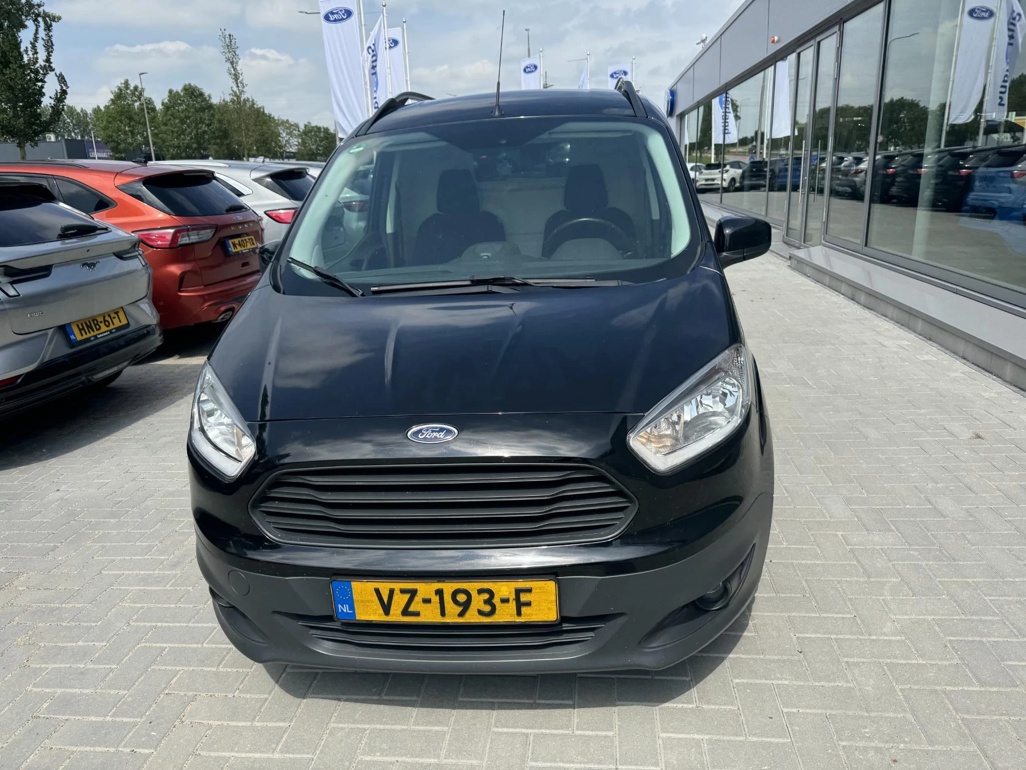 Hoofdafbeelding Ford Transit Courier