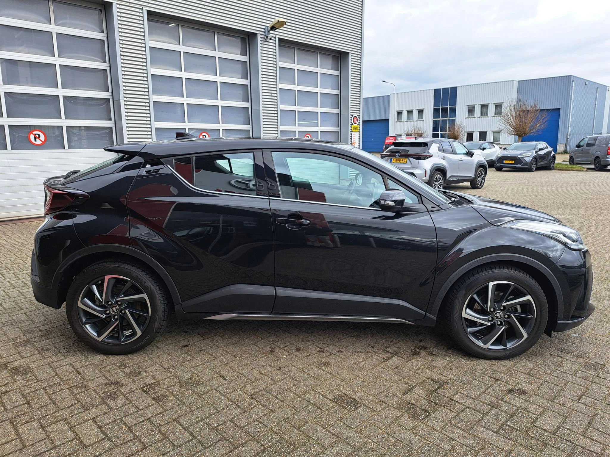 Hoofdafbeelding Toyota C-HR