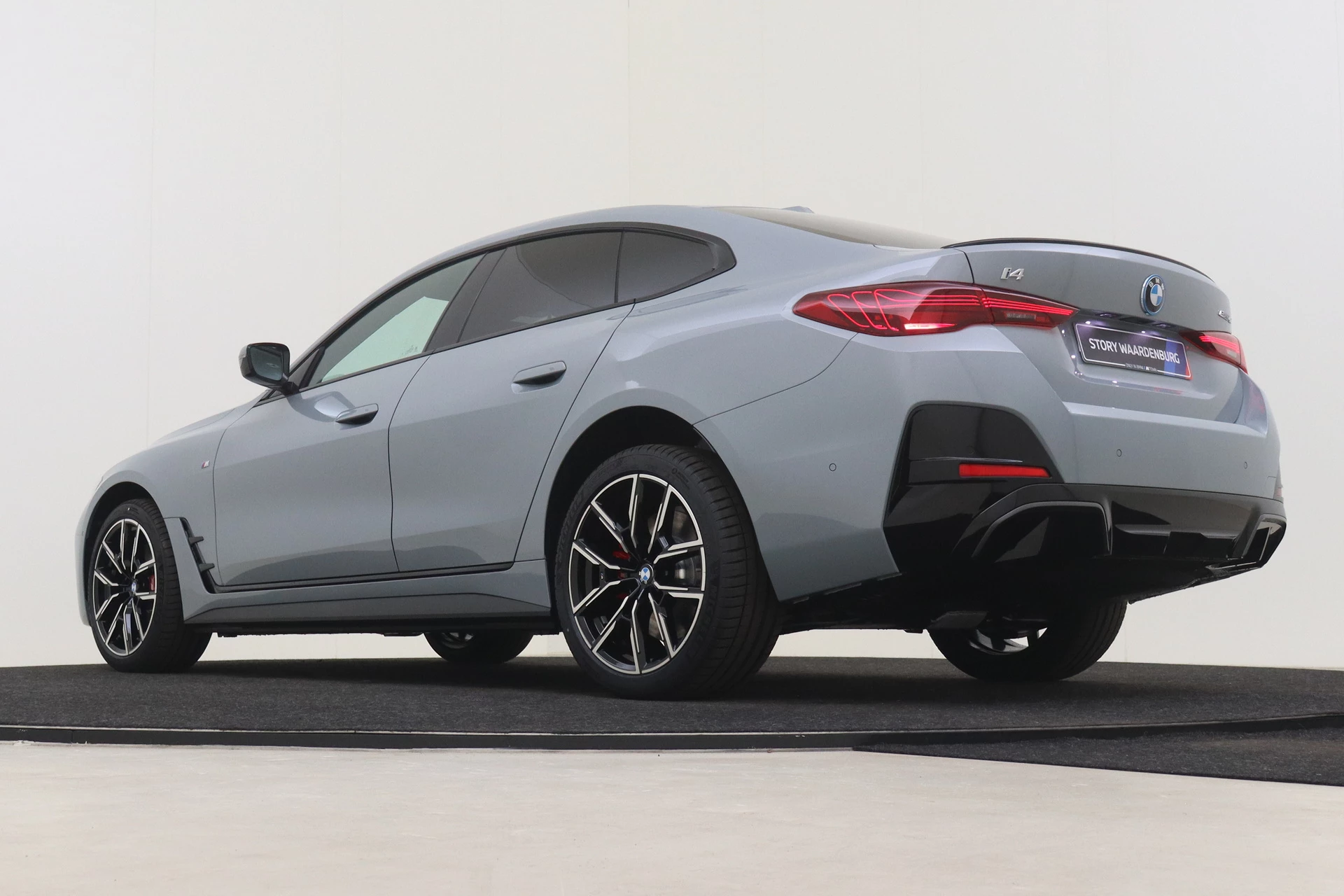 Hoofdafbeelding BMW i4