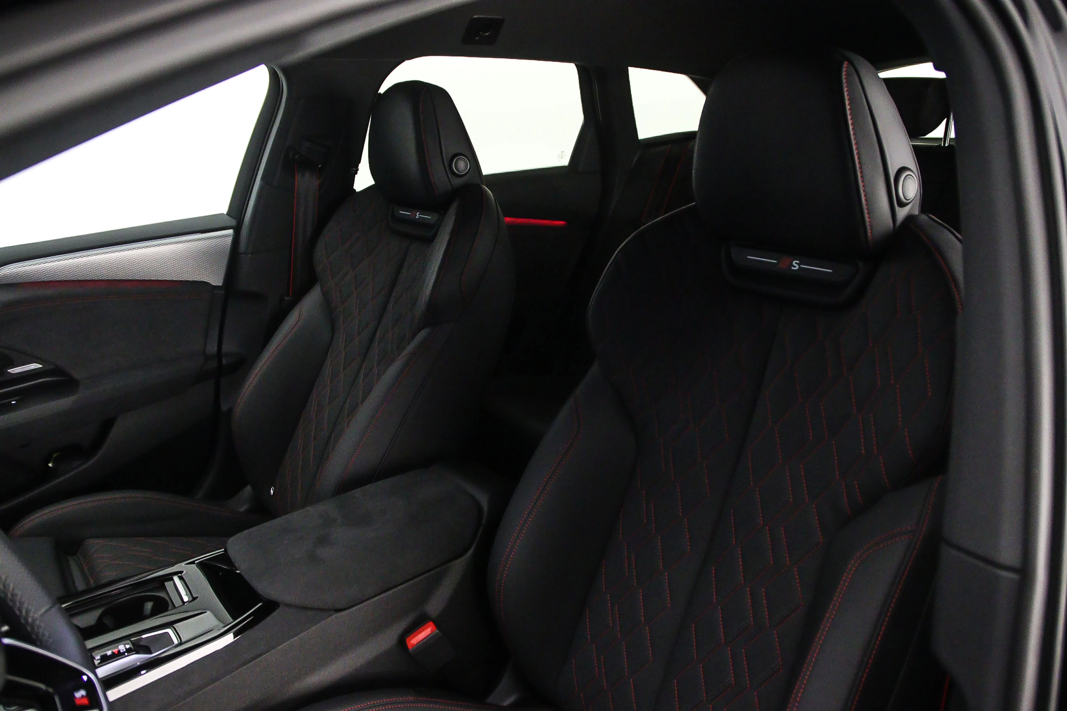 Hoofdafbeelding Audi A6 Avant e-tron