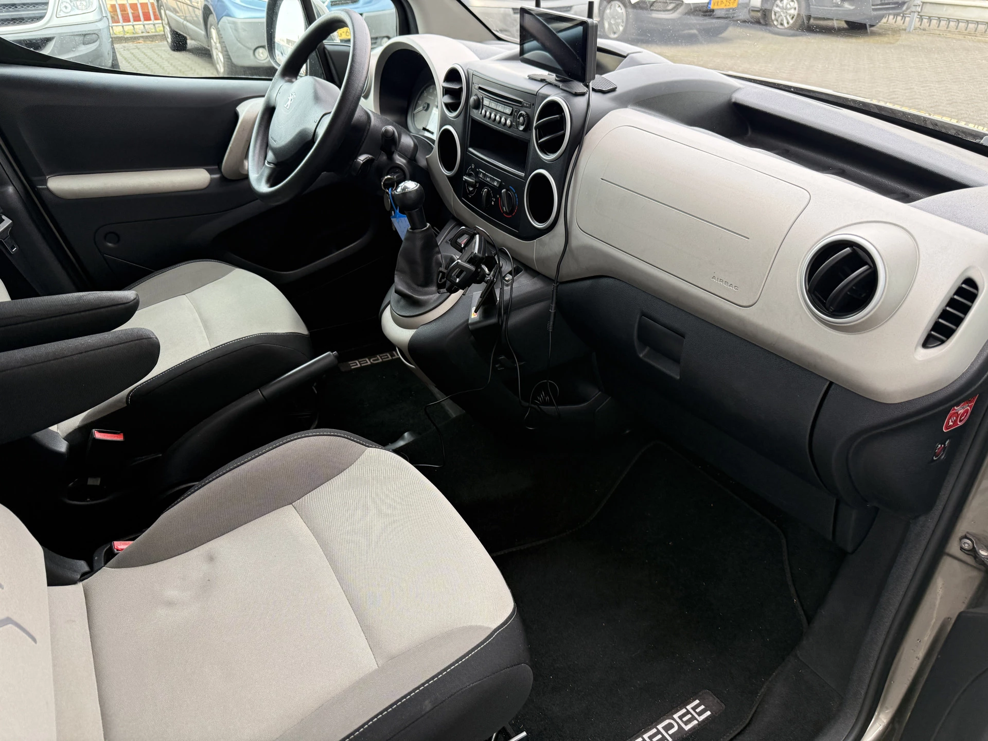 Hoofdafbeelding Peugeot Partner