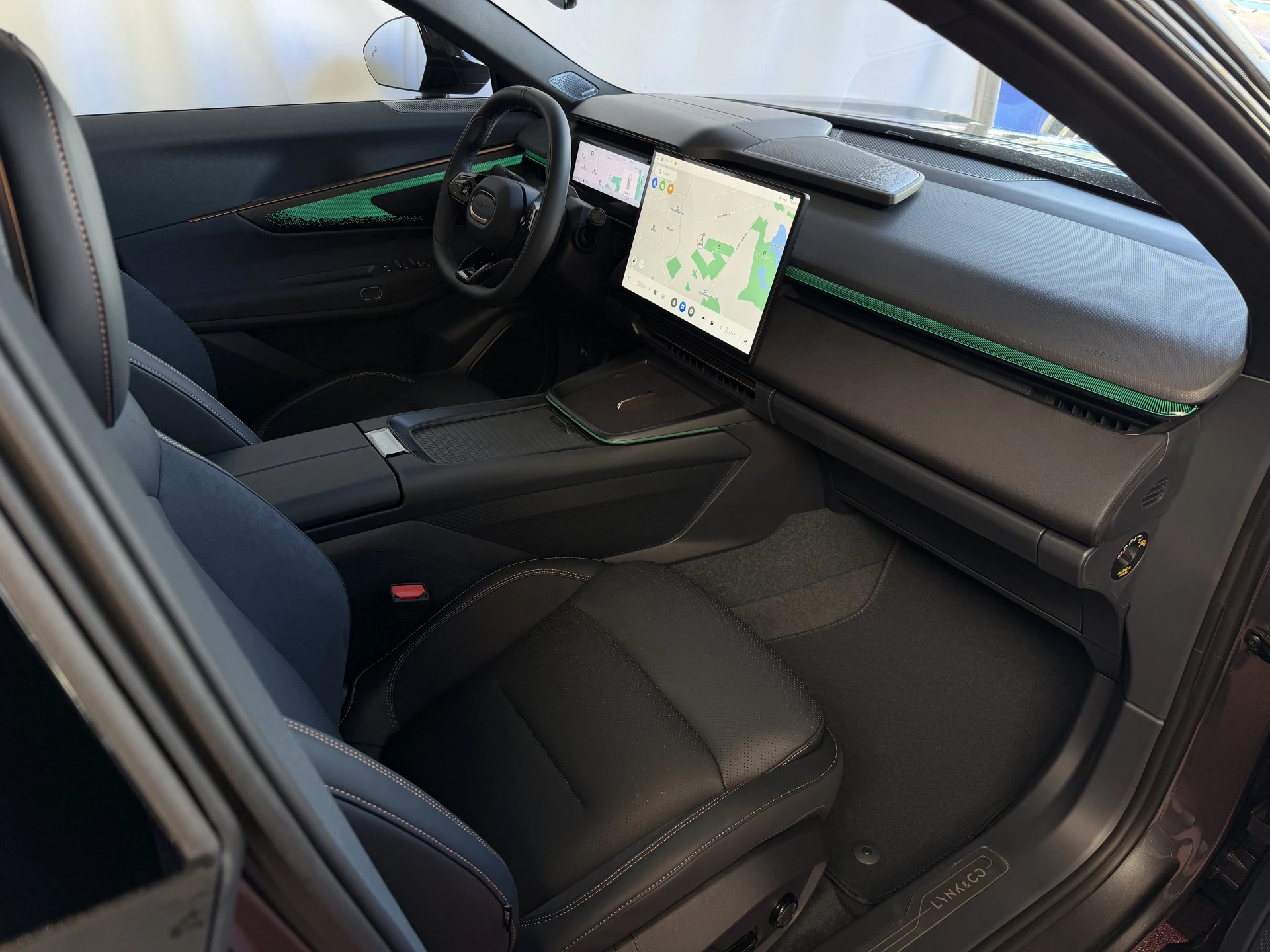 Hoofdafbeelding Lynk & Co 08