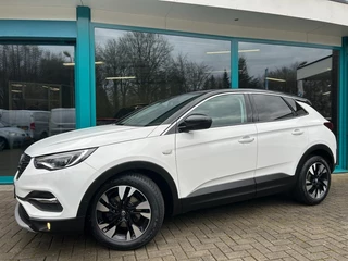 Hoofdafbeelding Opel Grandland X Opel Grandland X 1.2 TURBO SPORT Navi, CarPlay, Camera, LED, TrHaak, 18Inch