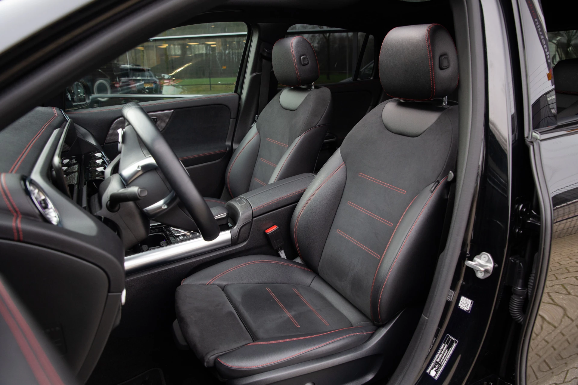 Hoofdafbeelding Mercedes-Benz EQA