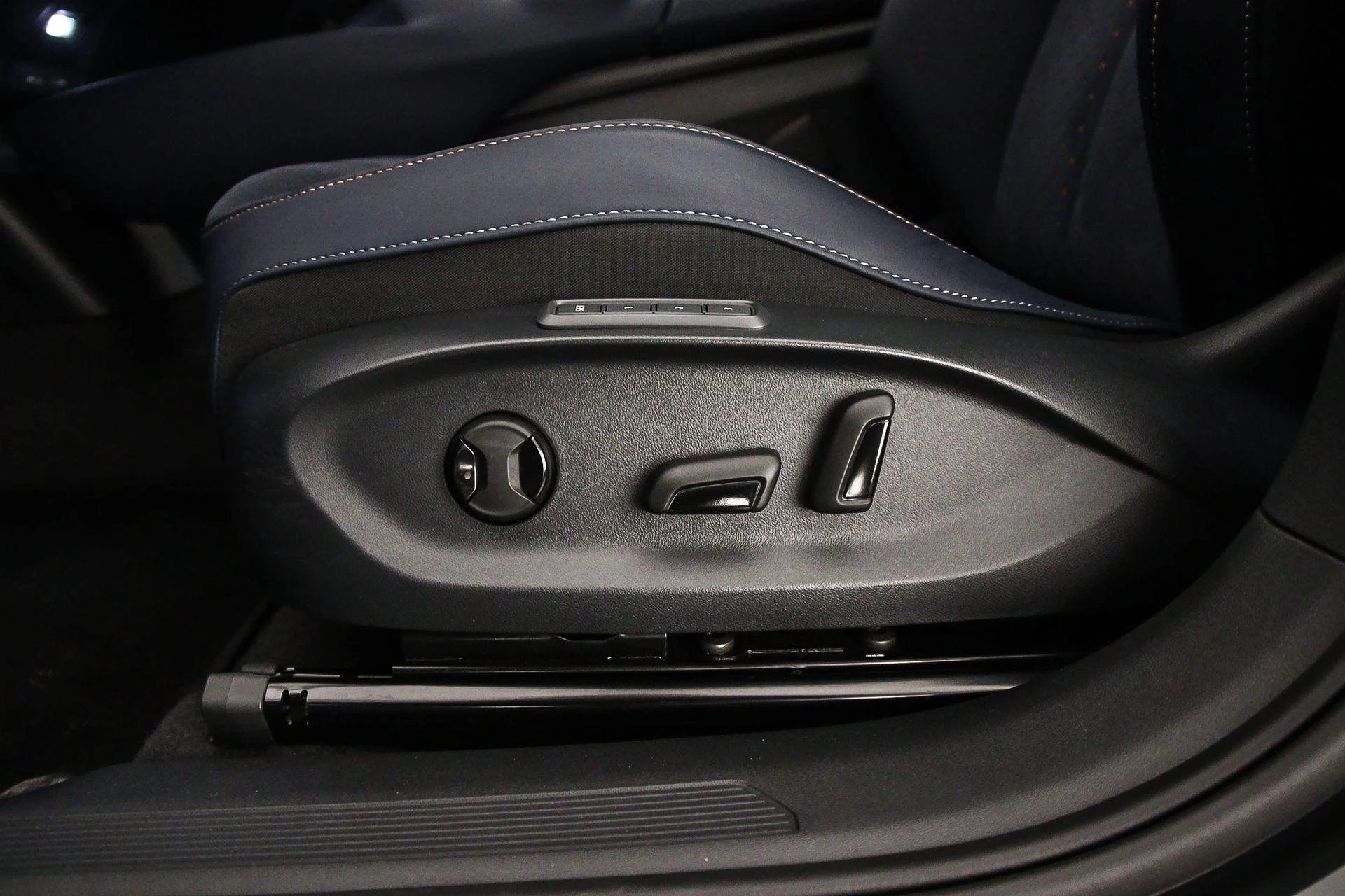 Hoofdafbeelding CUPRA Tavascan