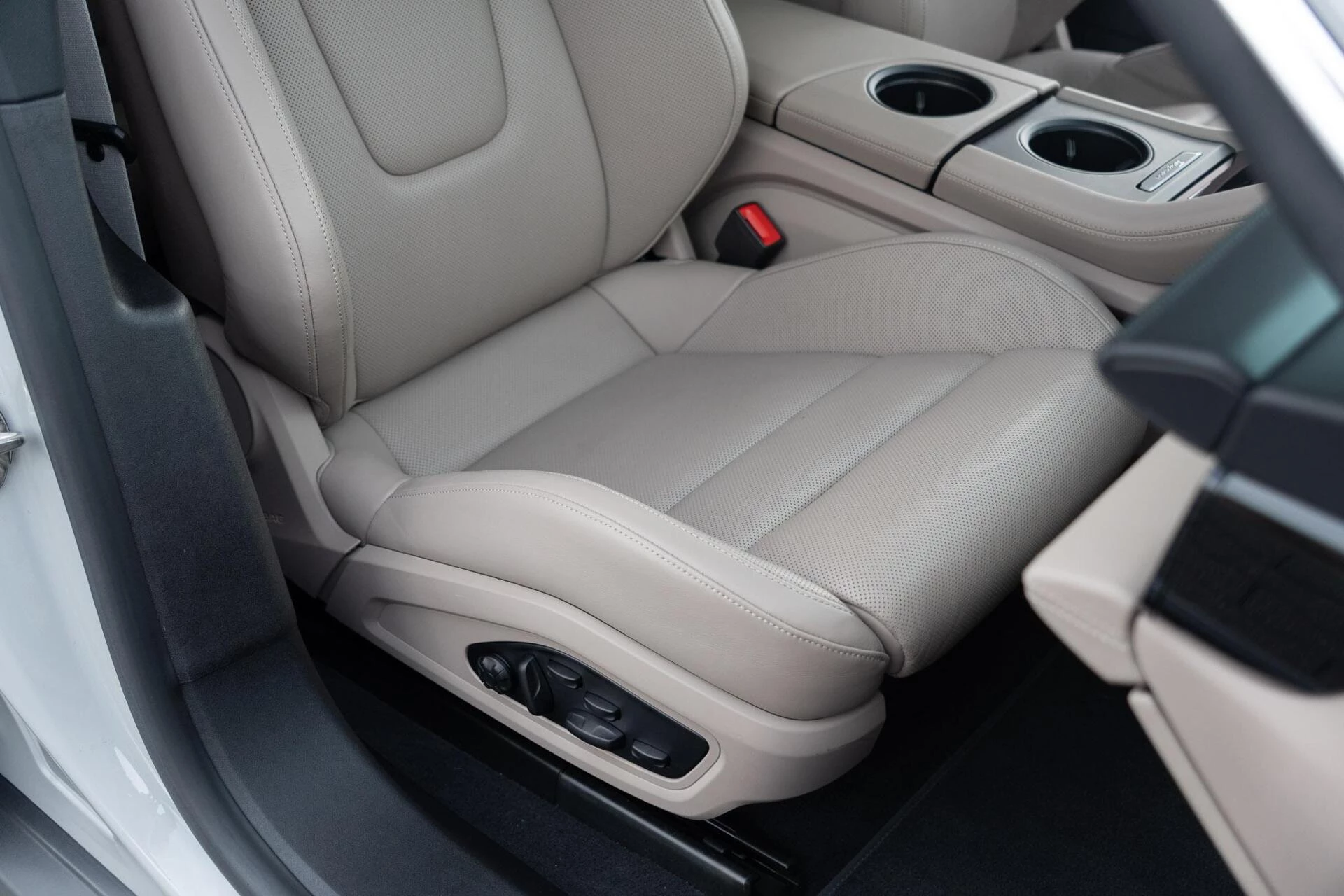 Hoofdafbeelding Porsche Taycan